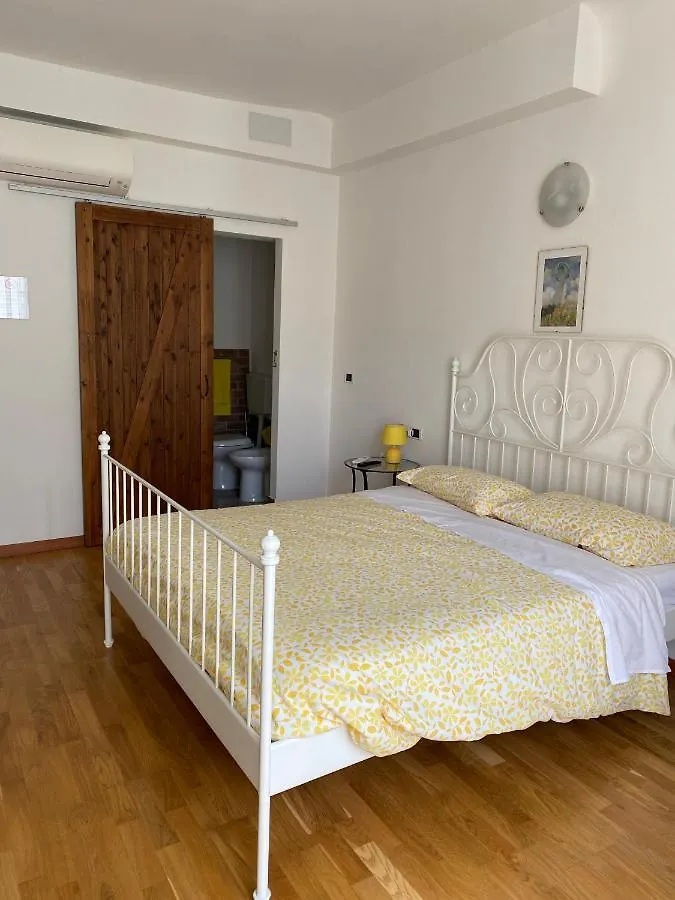 B&B Dormire Dai Grimaldi Genova Bed & Breakfast